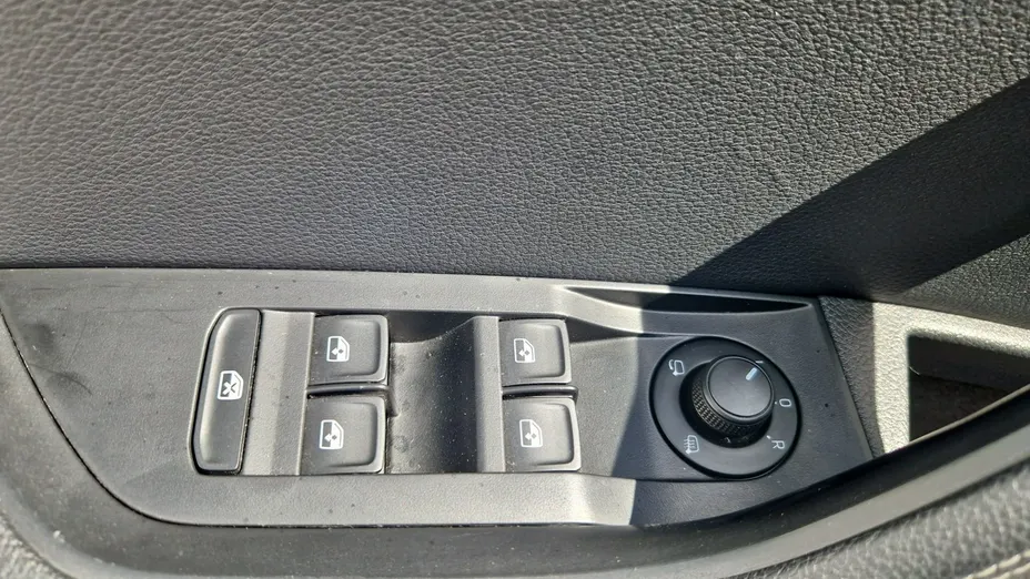 SKODA Superb -