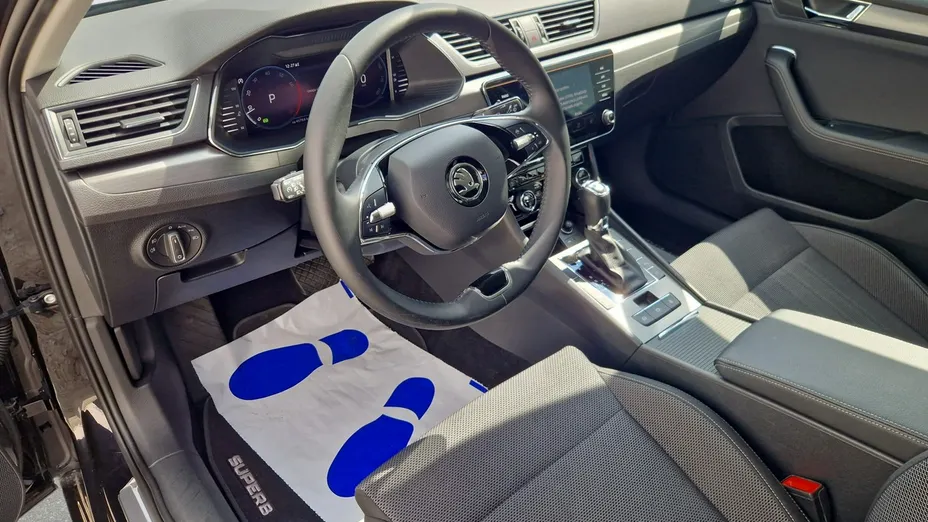 SKODA Superb -