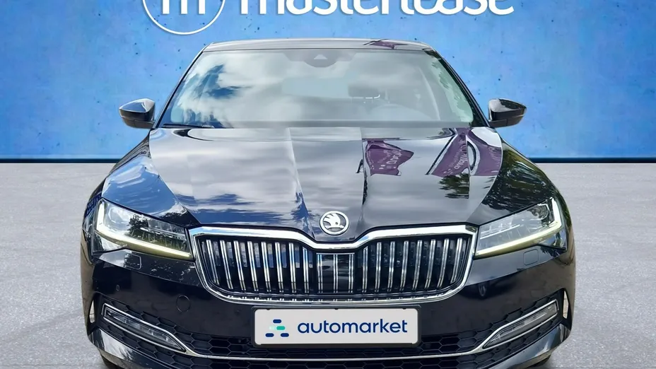 SKODA Superb -