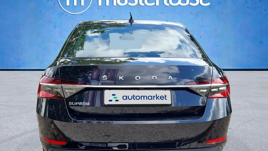 SKODA Superb -