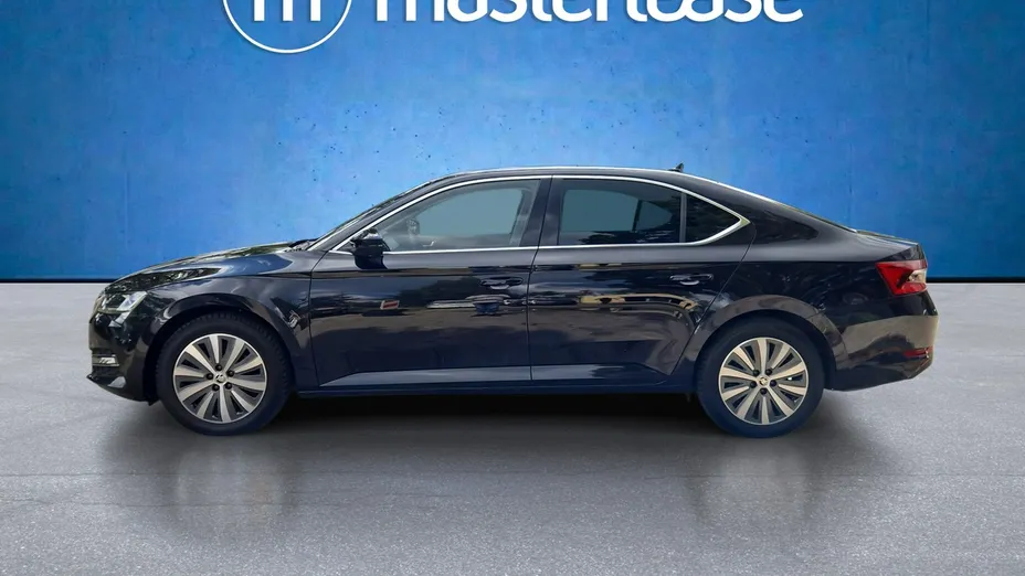 SKODA Superb -