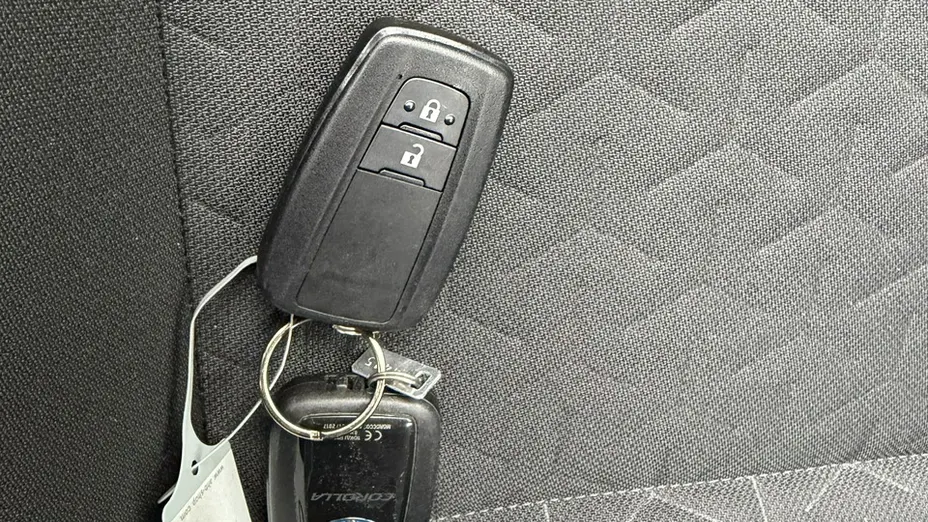 TOYOTA Corolla -