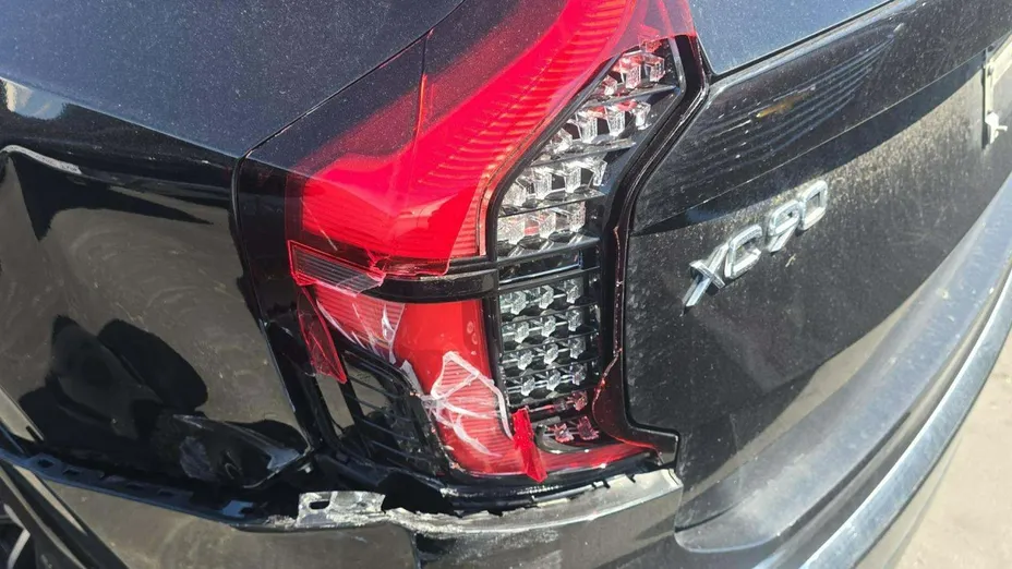 VOLVO XC90 -