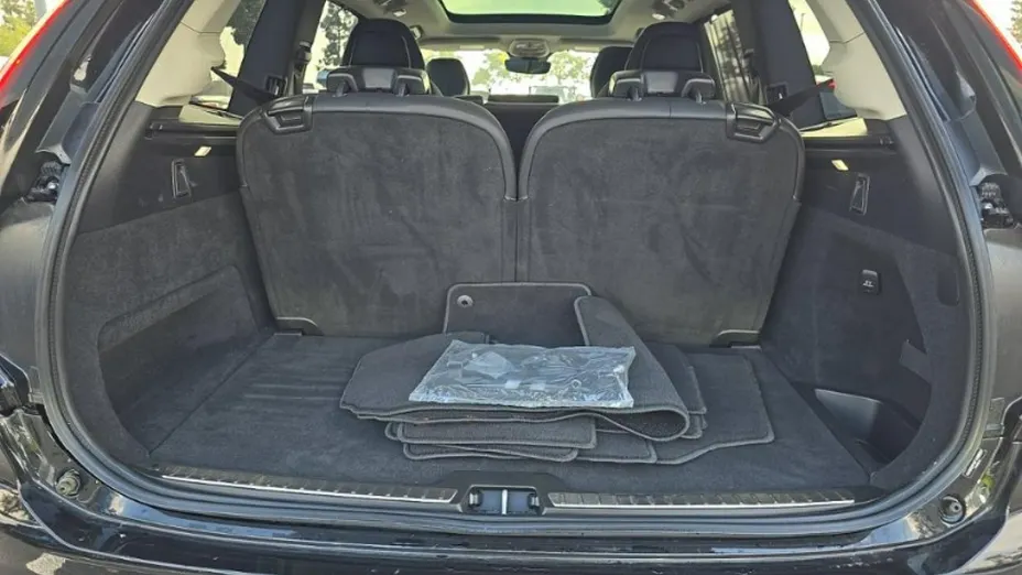 VOLVO XC90 -
