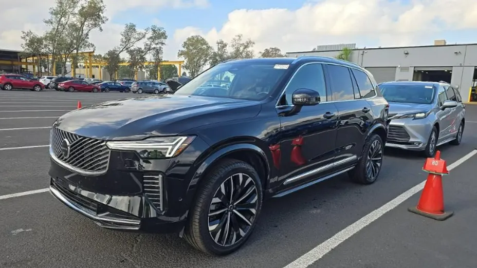 VOLVO XC90 -