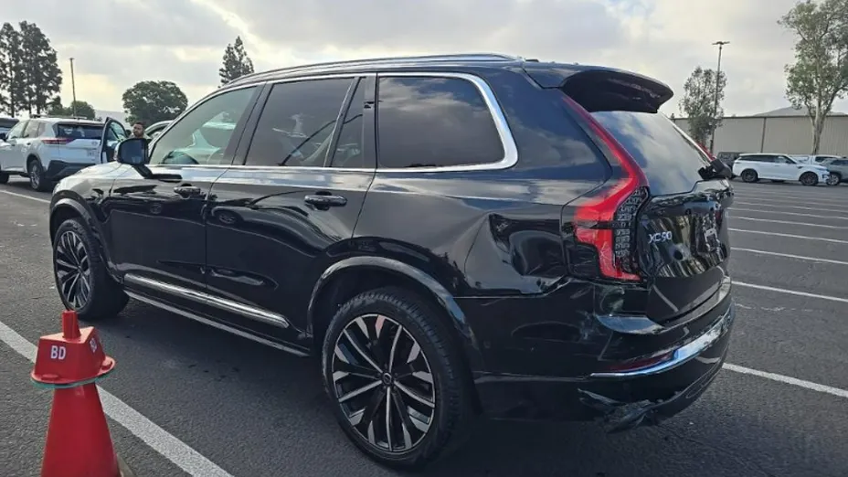VOLVO XC90 -