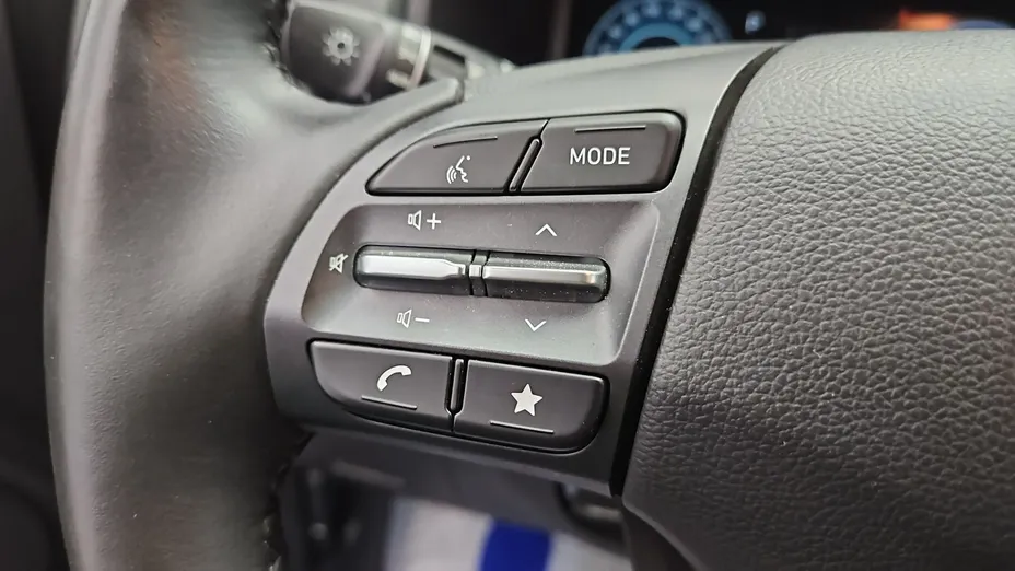 HYUNDAI Kona -
