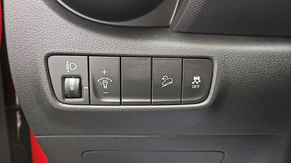 HYUNDAI Kona -