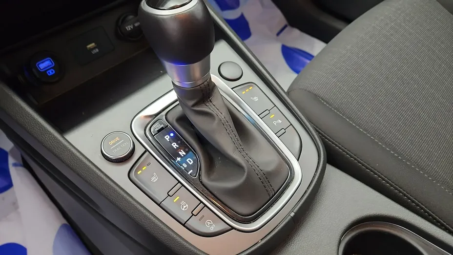 HYUNDAI Kona -