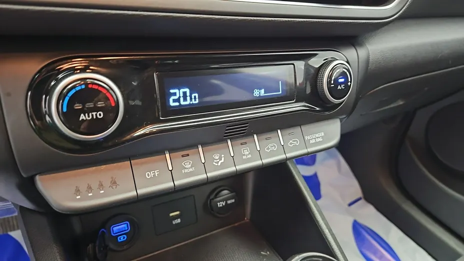 HYUNDAI Kona -