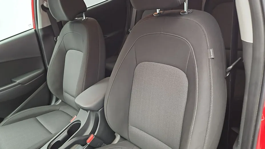 HYUNDAI Kona -