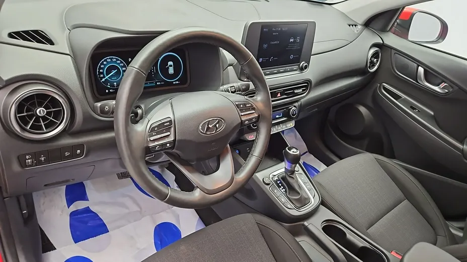 HYUNDAI Kona -