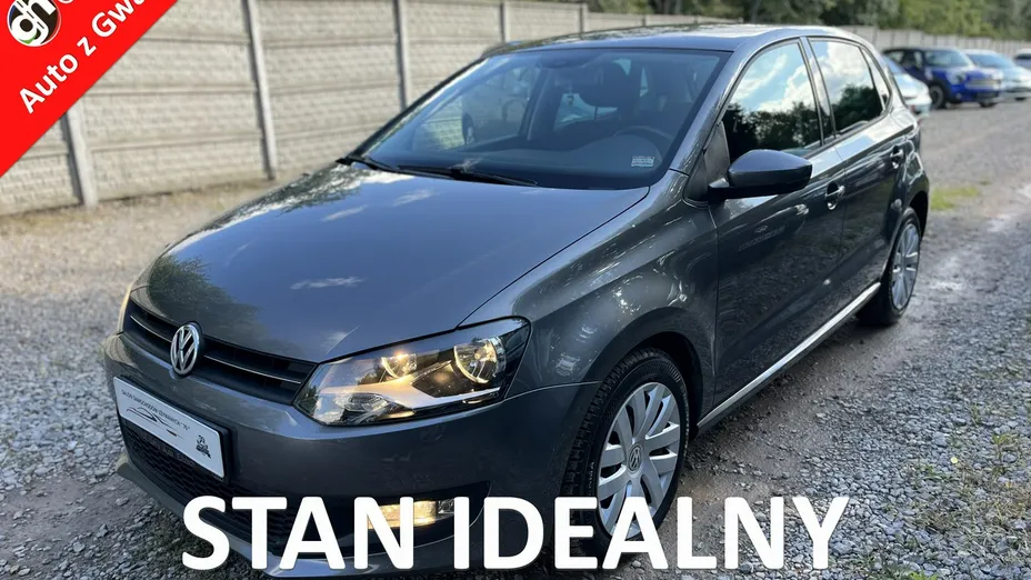 VOLKSWAGEN Polo -