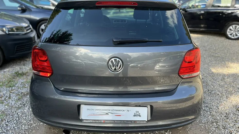 VOLKSWAGEN Polo -