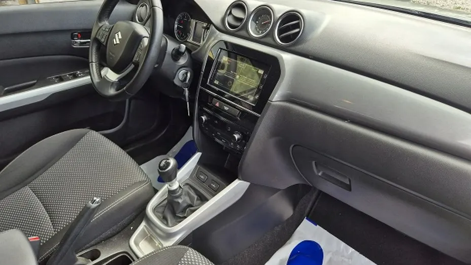 SUZUKI Vitara -