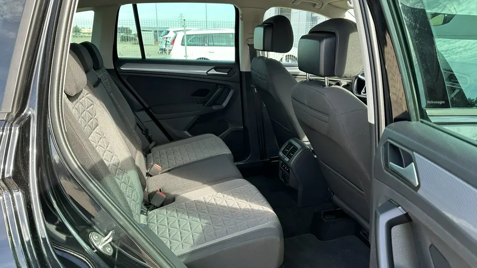 VOLKSWAGEN Tiguan -