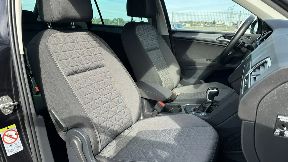 VOLKSWAGEN Tiguan -