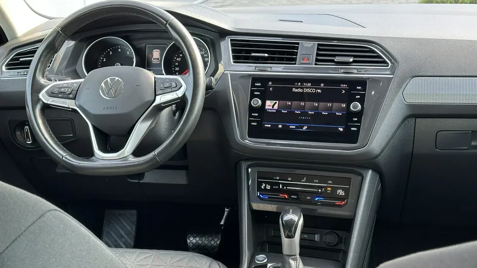 VOLKSWAGEN Tiguan -