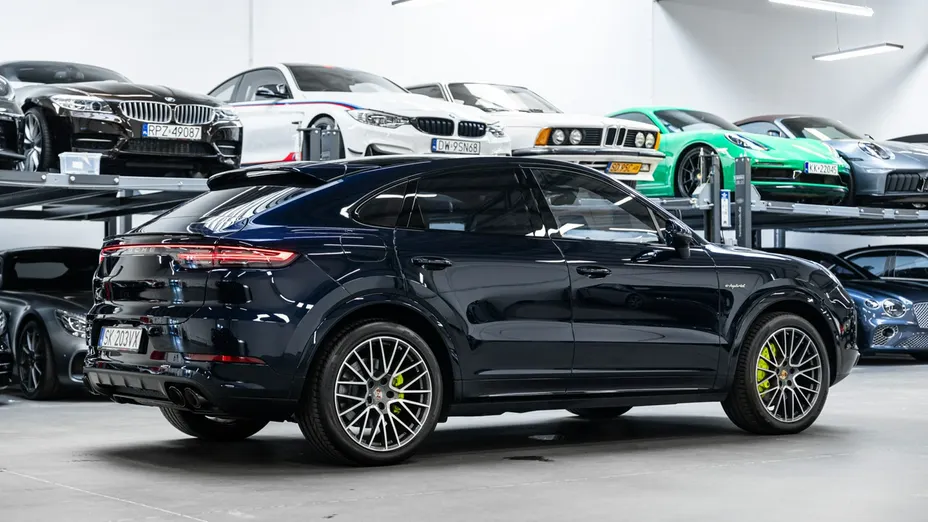 PORSCHE Cayenne -