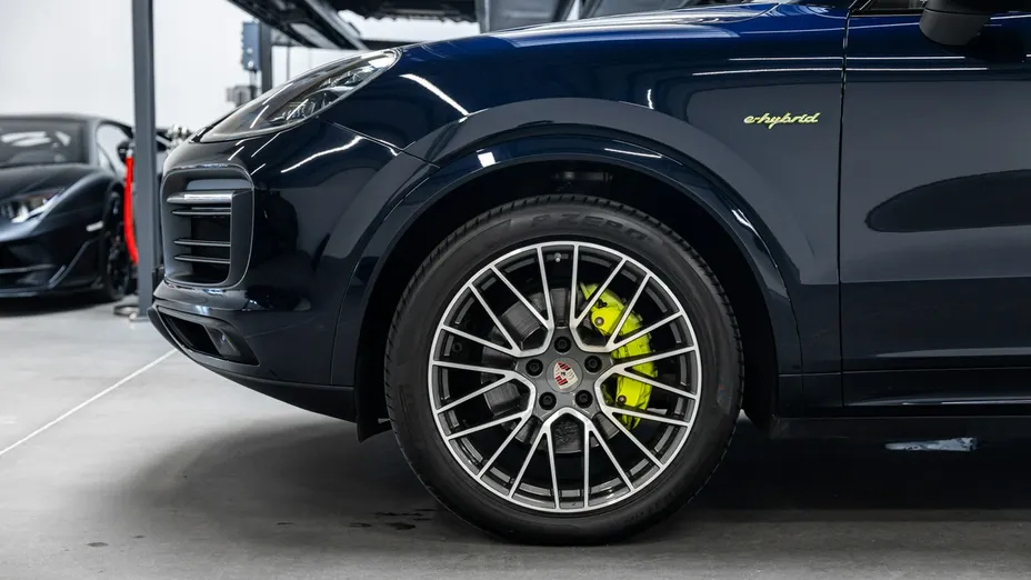 PORSCHE Cayenne -