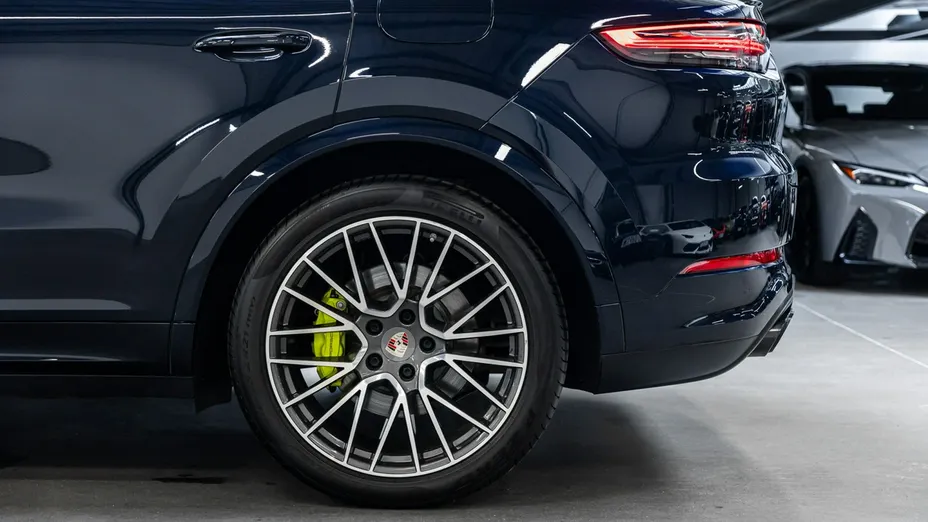 PORSCHE Cayenne -