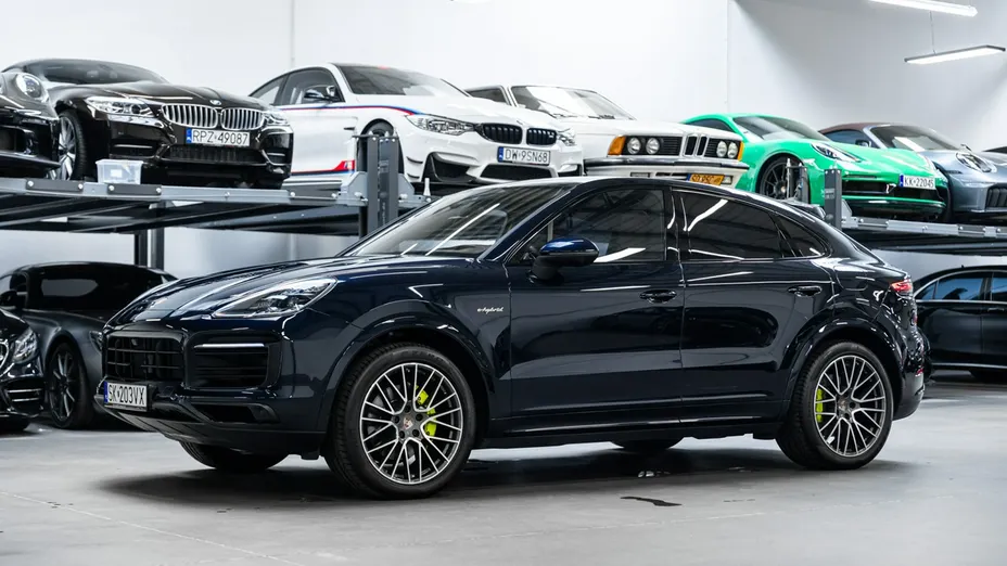 PORSCHE Cayenne -