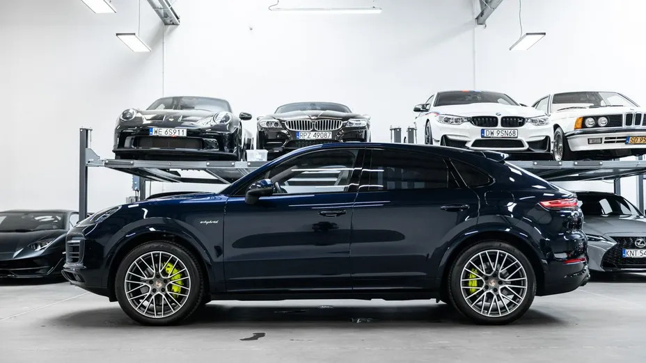 PORSCHE Cayenne -