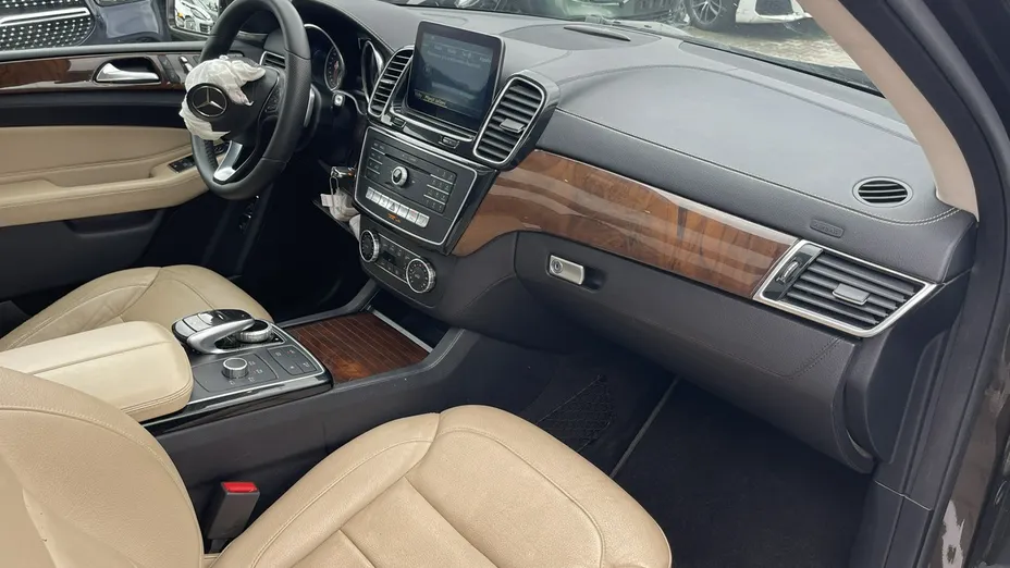 MERCEDES-BENZ GLS -
