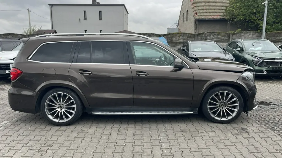 MERCEDES-BENZ GLS -