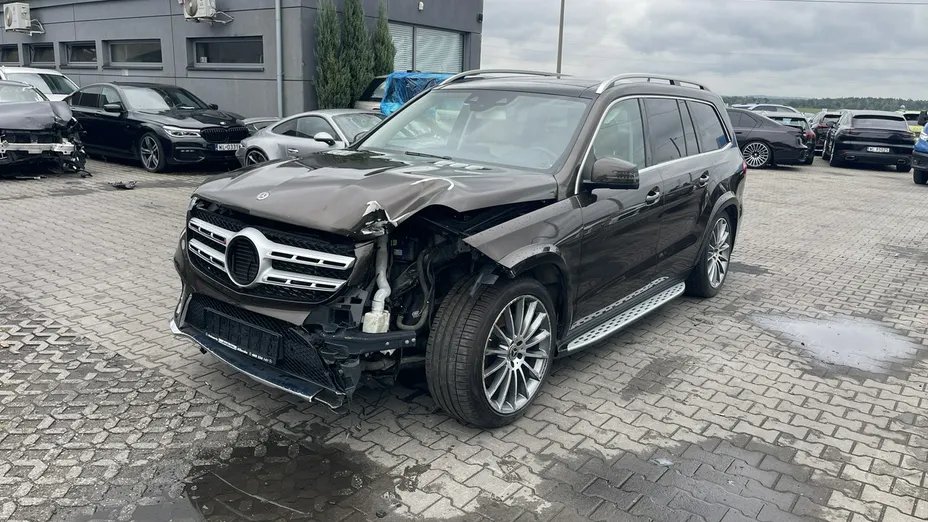 MERCEDES-BENZ GLS -