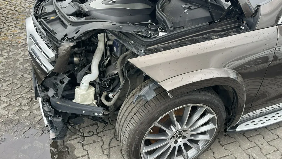 MERCEDES-BENZ GLS -