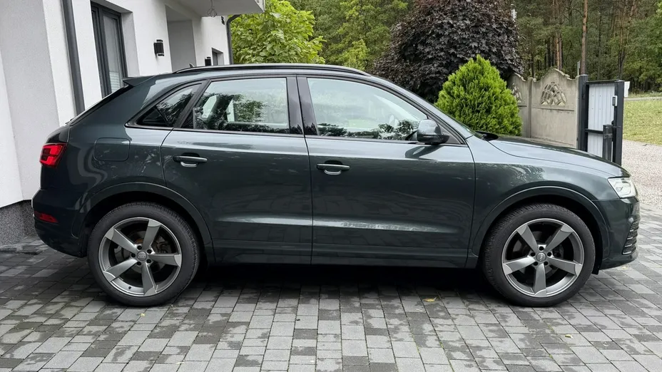 AUDI Q3 -