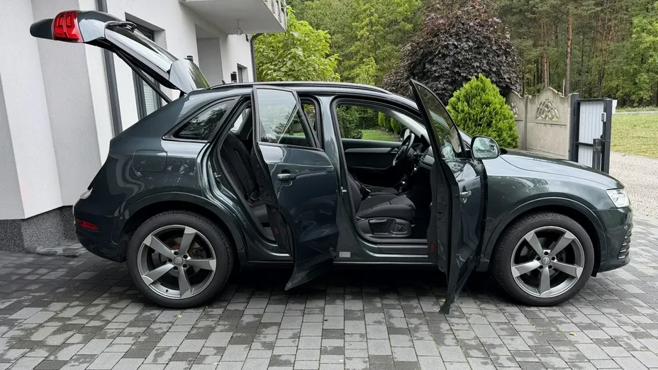 AUDI Q3 -