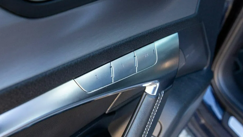 AUDI S6 Avant -