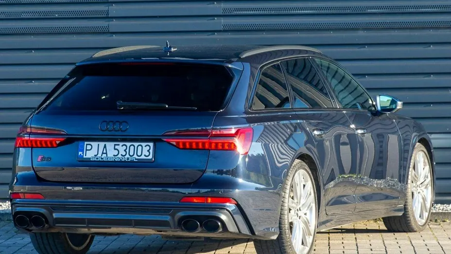AUDI S6 Avant -