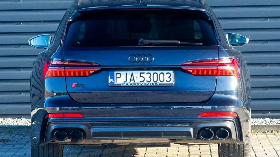 AUDI S6 Avant -