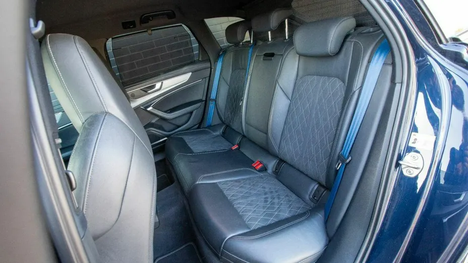 AUDI S6 Avant -