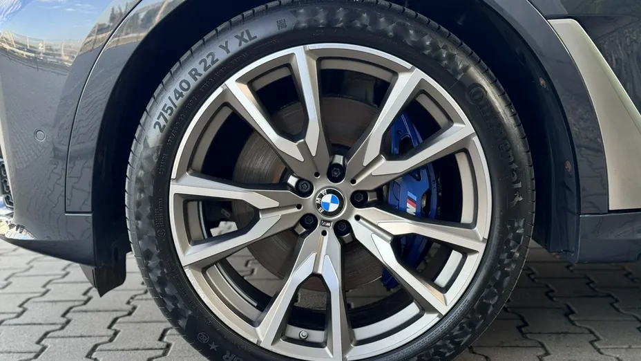 BMW X7 -