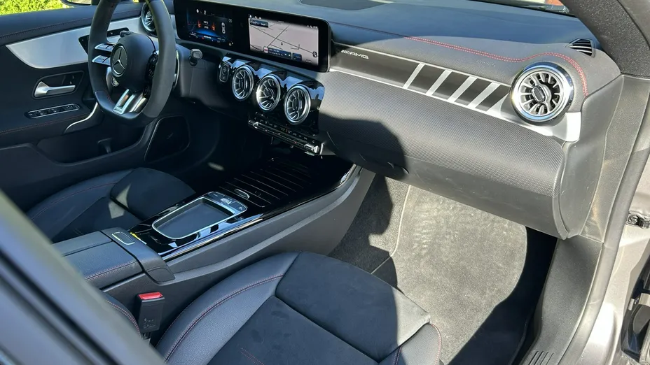 MERCEDES-BENZ CLA -