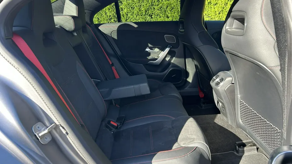 MERCEDES-BENZ CLA -