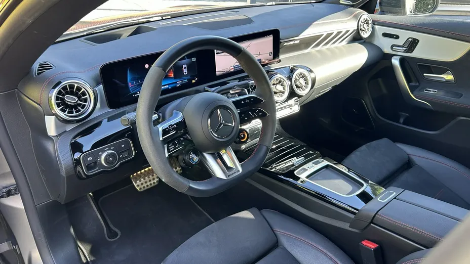 MERCEDES-BENZ CLA -