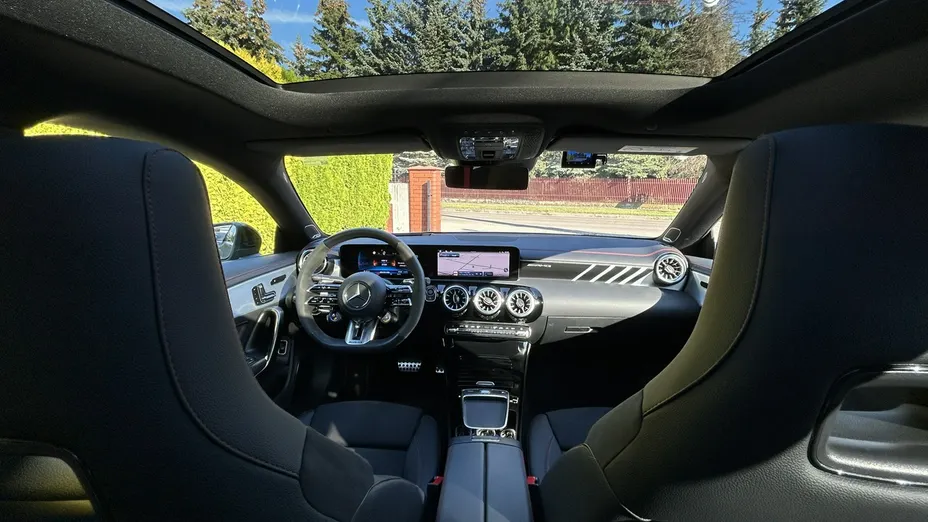 MERCEDES-BENZ CLA -