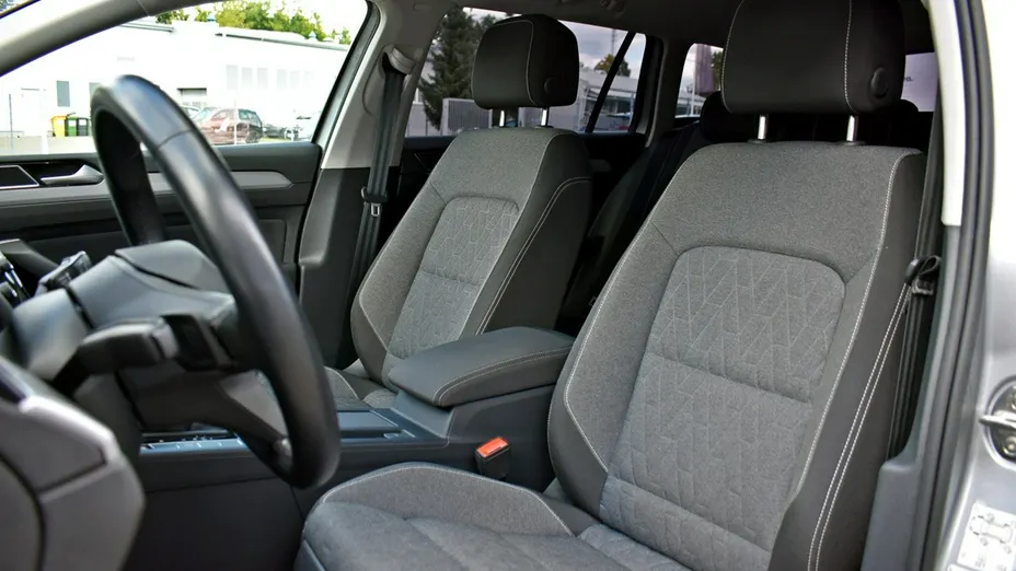 VOLKSWAGEN Passat -