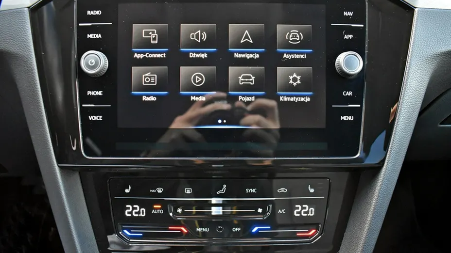 VOLKSWAGEN Passat -
