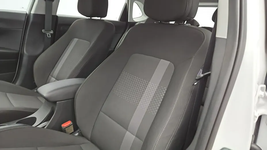HYUNDAI i20 -