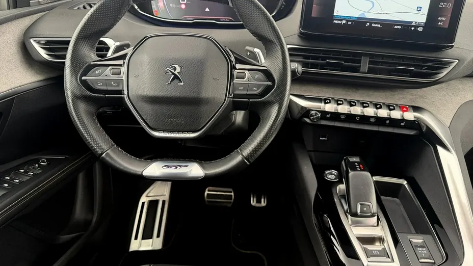 PEUGEOT 5008 -