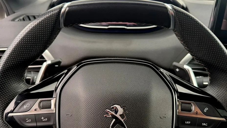 PEUGEOT 5008 -