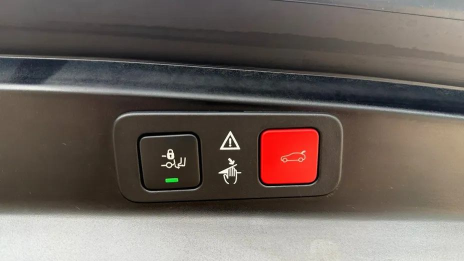 PEUGEOT 5008 -