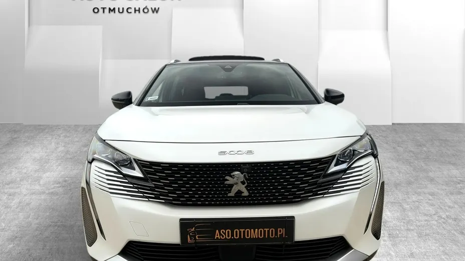 PEUGEOT 5008 -