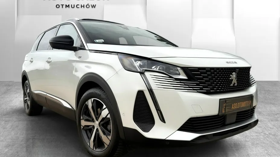 PEUGEOT 5008 -